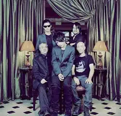 Indochine met en garde ses fans 8