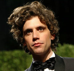 Mika chante <i>Poker Face</i> de Lady Gaga 7