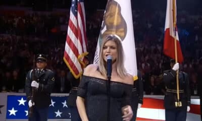 La chanteuse Fergie se ridiculise en interprétant l'hymne américain