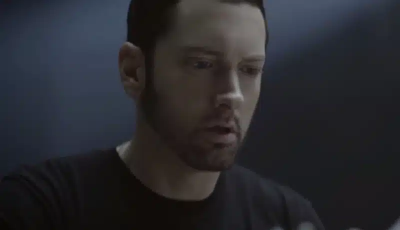 Eminem célèbre ses 10 années de sobriété sur Instagram