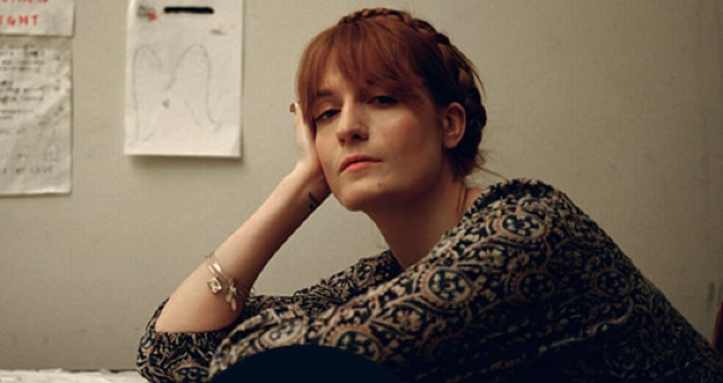 Florence + The MAchine dévoile le clip de "Sky Full Of Song"