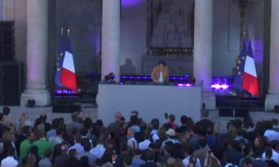 La cour de l'Elysée transformée en immense night club pour la fête de la musique