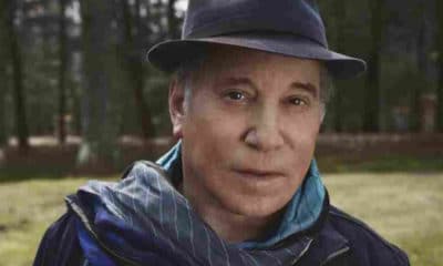 Paul Simon revisite ses chansons favorites dans l'album "In The Blue Light"