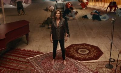 Zazie annonce la sortie de son nouvel album avec le clip de son nouveau single intitulé "Speed".