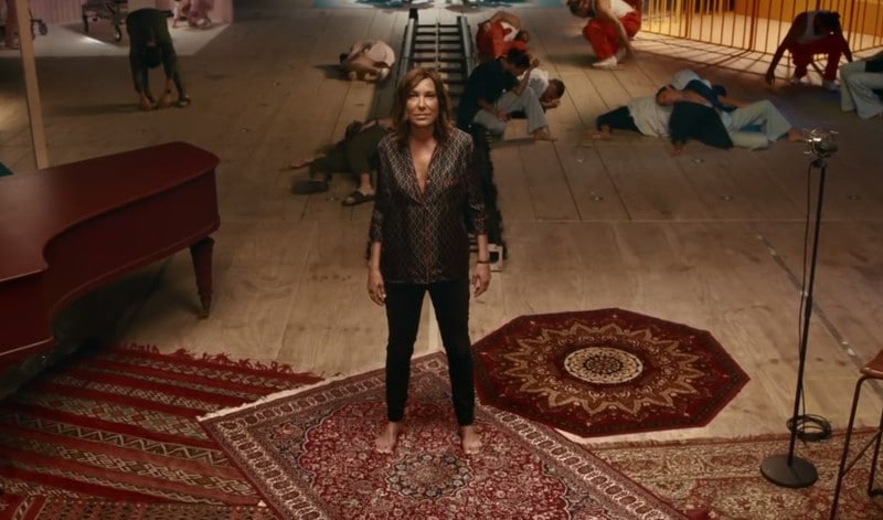 Zazie annonce la sortie de son nouvel album avec le clip de son nouveau single intitulé "Speed".