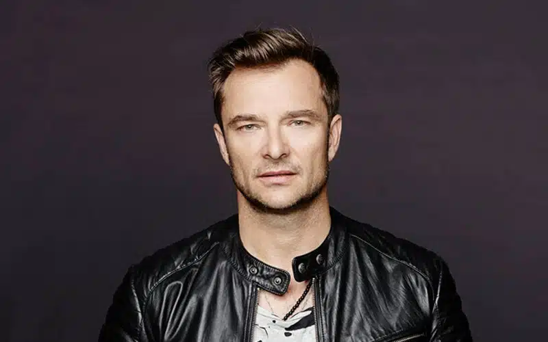 En raison de plusieurs problèmes techniques, le concert de David Hallyday n'est pas passé loin de l’annulation.