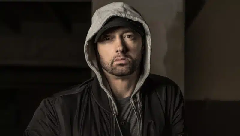 Après la sortie de l'album "Revival", Eminem surprend son monde avec un nouveau projet de 13 titres baptisé "Kamikaze".