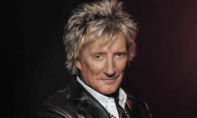 Rod Stewart annonce son grand retour avec la sortie le 28 septembre prochain de son nouvel baptisé “Blood Red Roses”.