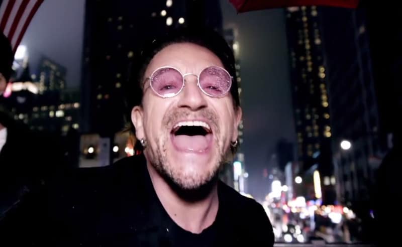 Bono contraint d'abandonner son concert après une extinction de voix fulgurante