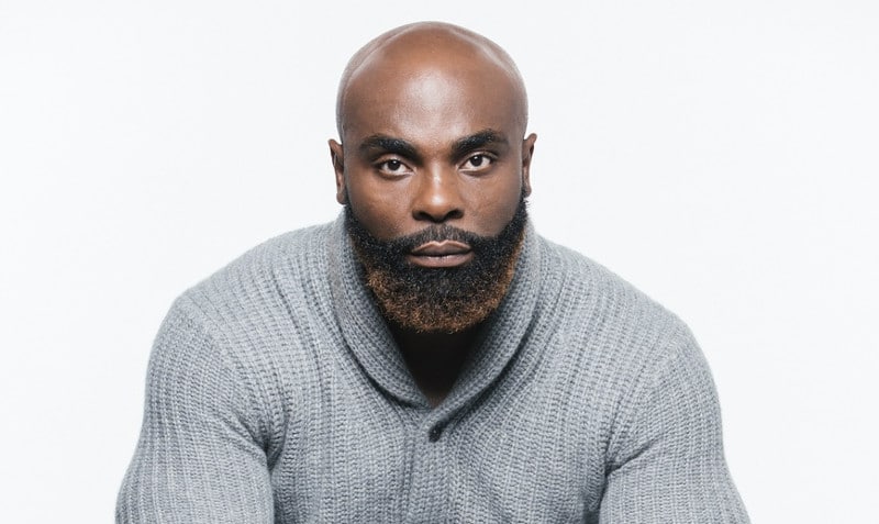 Découvrez l'étonnante vidéo du rappeur Kaaris qui distribue gratuitement de l'argent à des sans-abris.