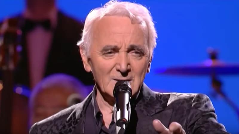 Charles Aznavour, décédé ce lundi à l'âge de 94 ans, aura droit à des obsèques nationales aux Invalides