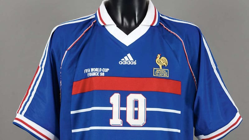 De nouveaux éléments ont fait naître un doute sur l'authenticité du maillot porté par Zidane lors de la finale 98