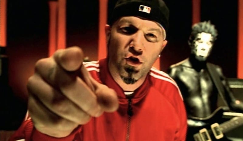 Alors qu'il se produisait avec son groupe, le chanteur de Limp Bizkit a été victime d'une agression en plein concert