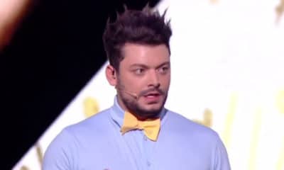 L'humoriste Kev Adams s'est lancé dans une imitation plus ou moins douteuse de Stromae lors des NRJ Music Awards. Une prestation gênante...