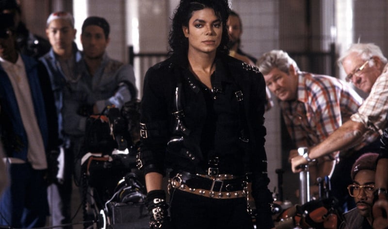 La veste que portait Michael Jackson durant sa tournée record "Bad World Tour" vendue à 300.000 euros
