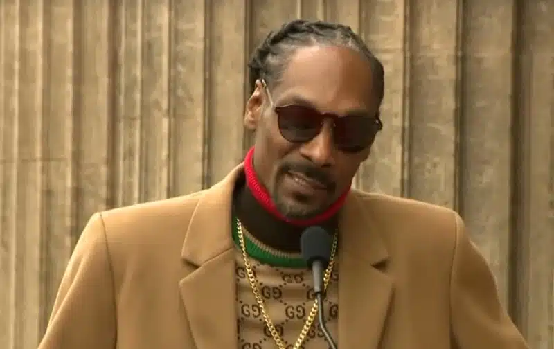 Ce lundi 19 novembre, Snoop Dogg a tenu à se rendre un hommage vibrant dans une allocution pleine d'ironie