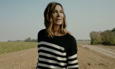 Zazie vient de dévoiler le clip de "L'essenciel", ainsi que les dates de sa tournée 2019 et 2020.