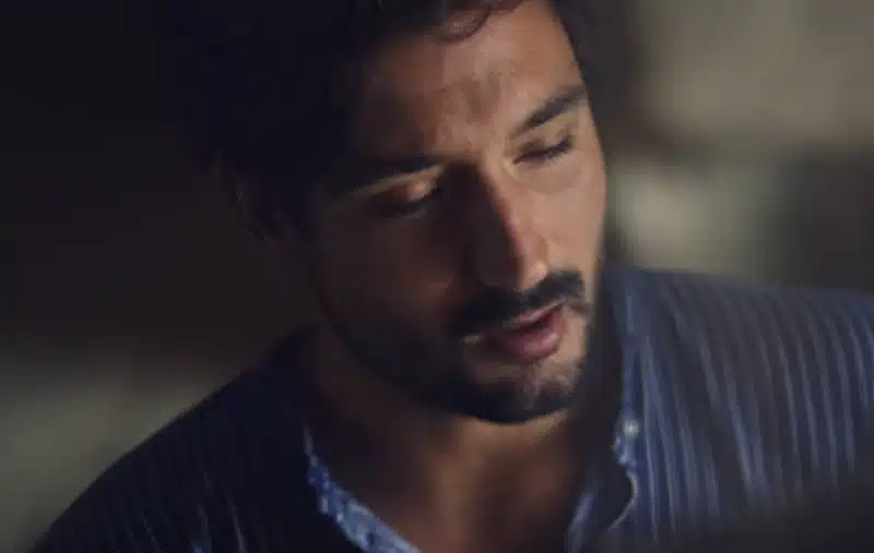 Jérémy Frerot dévoile le clip de "Tu Donnes"