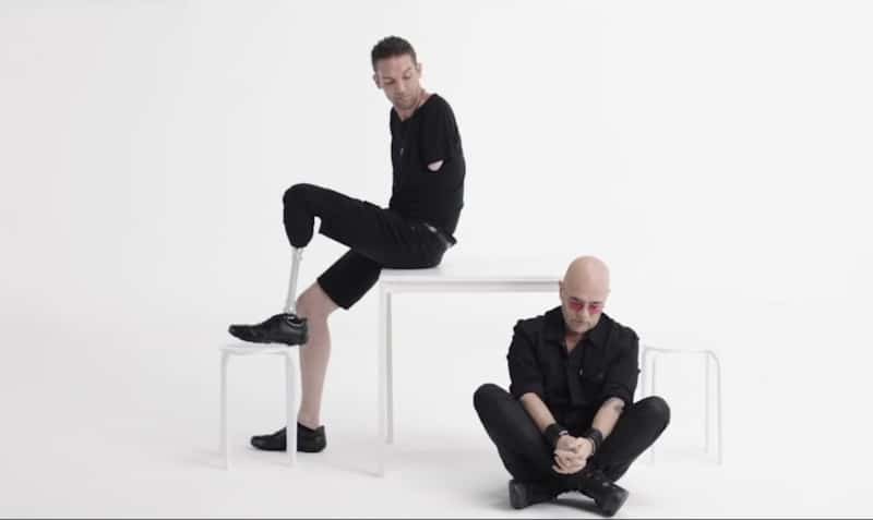 Pascal Obispo dévoile le clip de « On n'est pas seul sur la Terre »