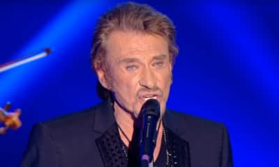 379 guitaristes rendent hommage à Johnny Hallyday