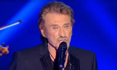 379 guitaristes rendent hommage à Johnny Hallyday