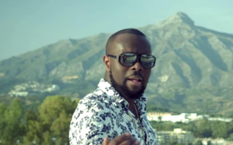 Maître Gims évacué d'un bateau en flammes au large de la Corse