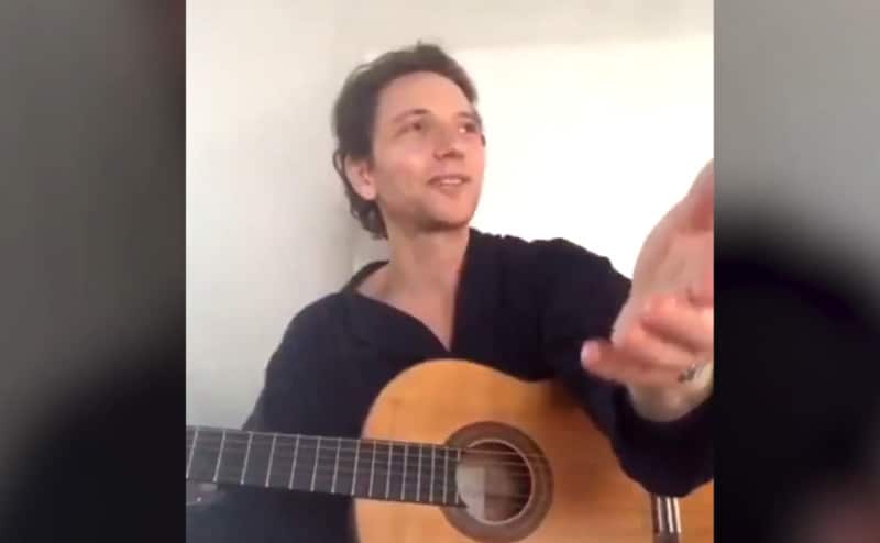 Chanteur Raphaël Facebook Live