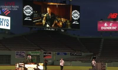 Bruce Springsteen en concert avec les Dropkick Murphys dans un stade vide