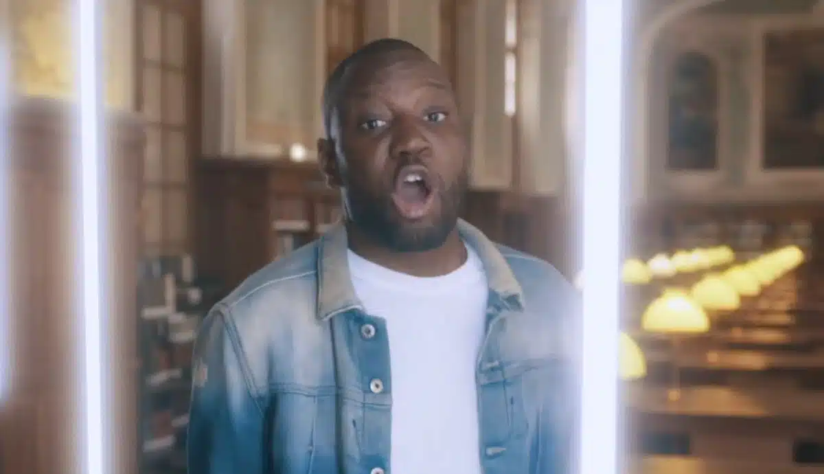 Abd Al Malik interprète La Marseillaise