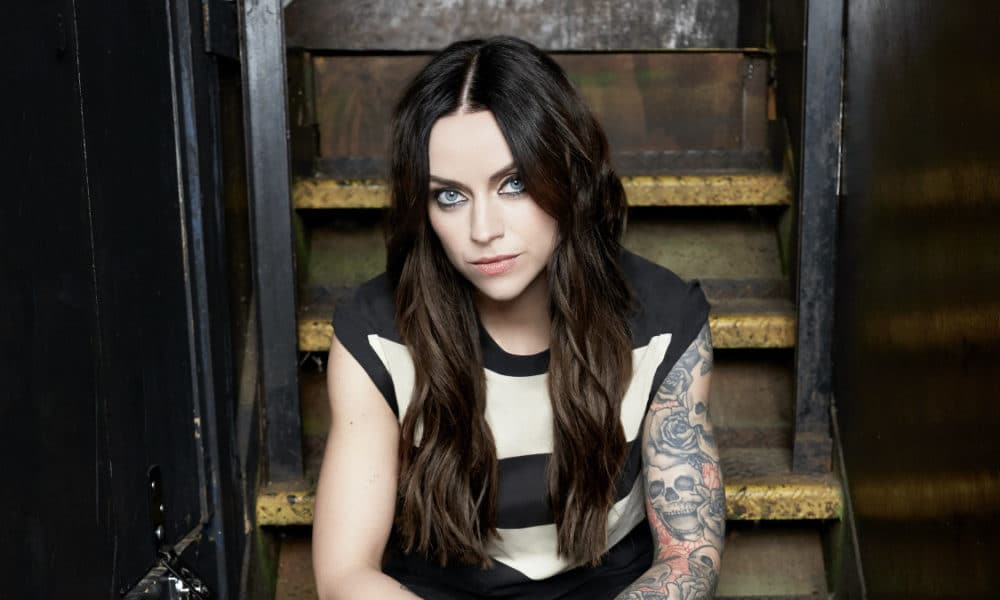 Amy Macdonald sort l'album The Human Demands