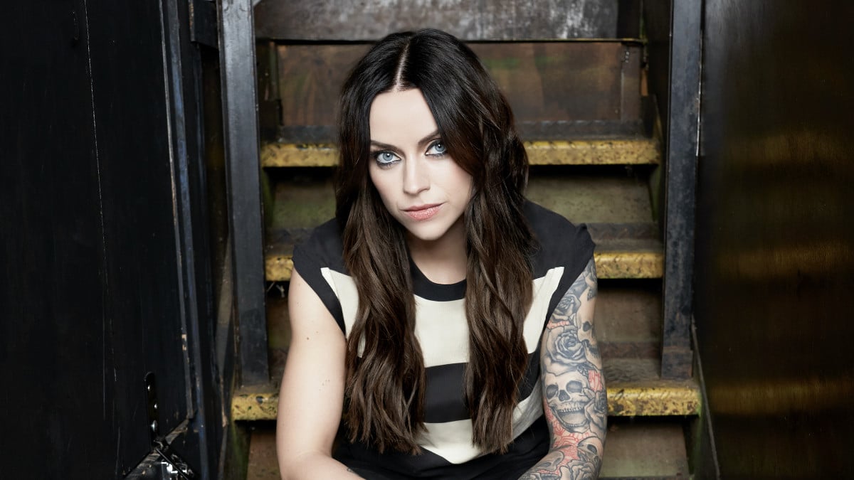 Amy Macdonald sort l'album The Human Demands