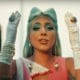 Lady Gaga dévoile le clip du single 911