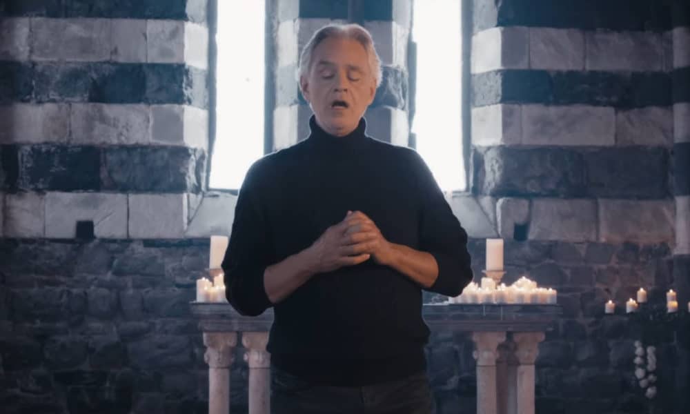 Andrea Bocelli sort une version hallucinante de Hallelujah