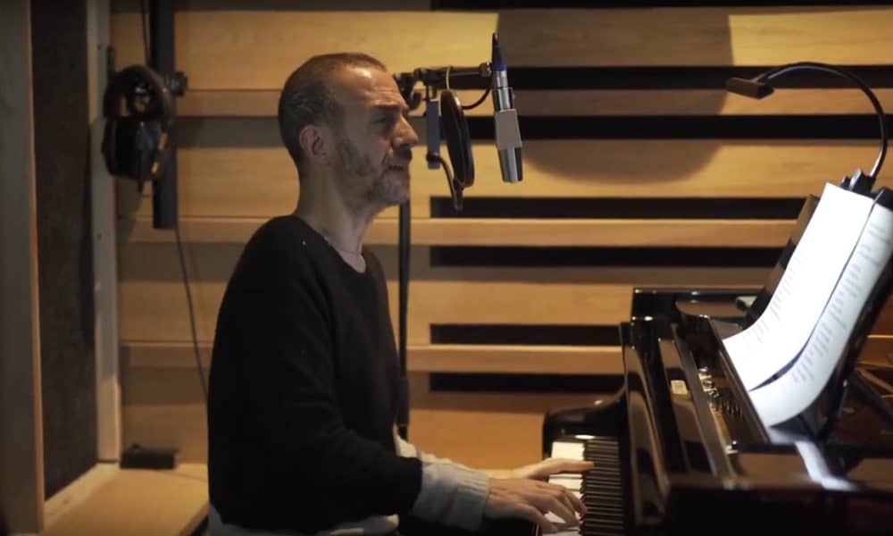 Calogero offre une version acoustique de son titre « Celui d'en bas »