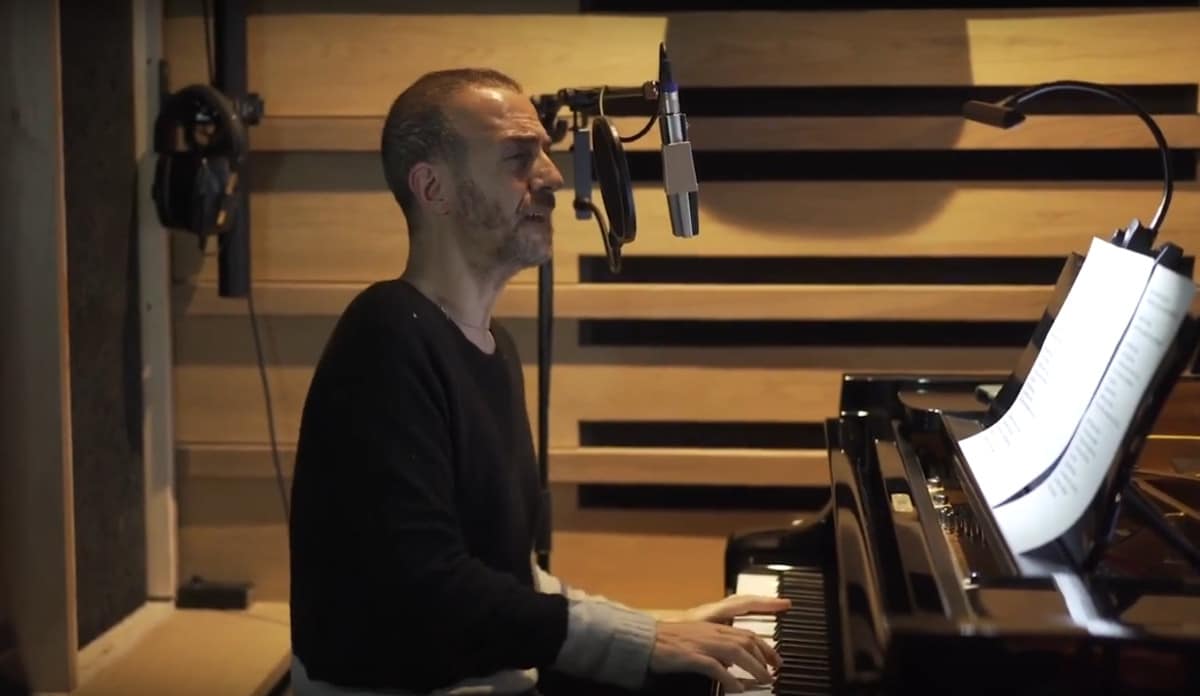 Calogero offre une version acoustique de son titre « Celui d'en bas »