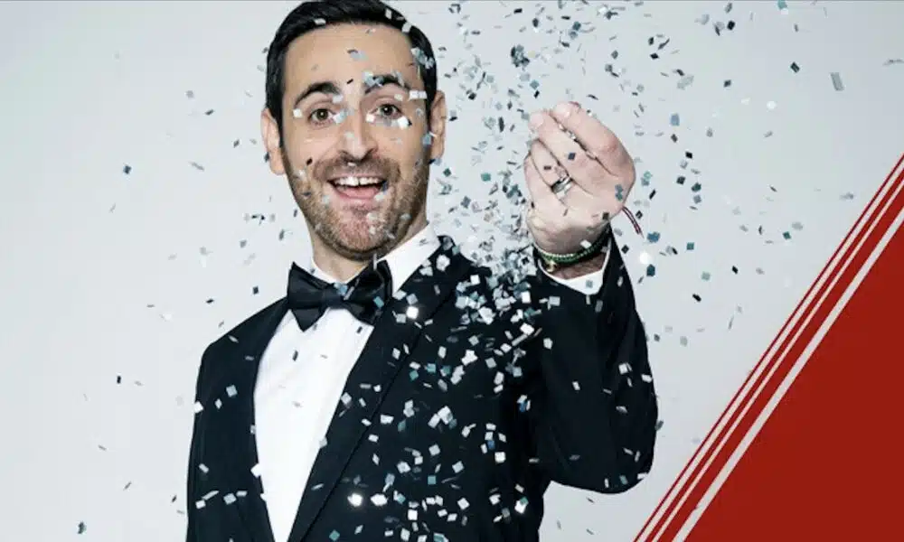La grande incruste de Camille Combal dans les programmes cultes de la télé