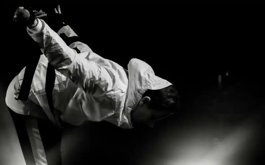 Manukeen, un show intense d’émotions réciproques 47 Retour sur le concert de cet artiste originaire de la région Nord-Pas-de-Calais.