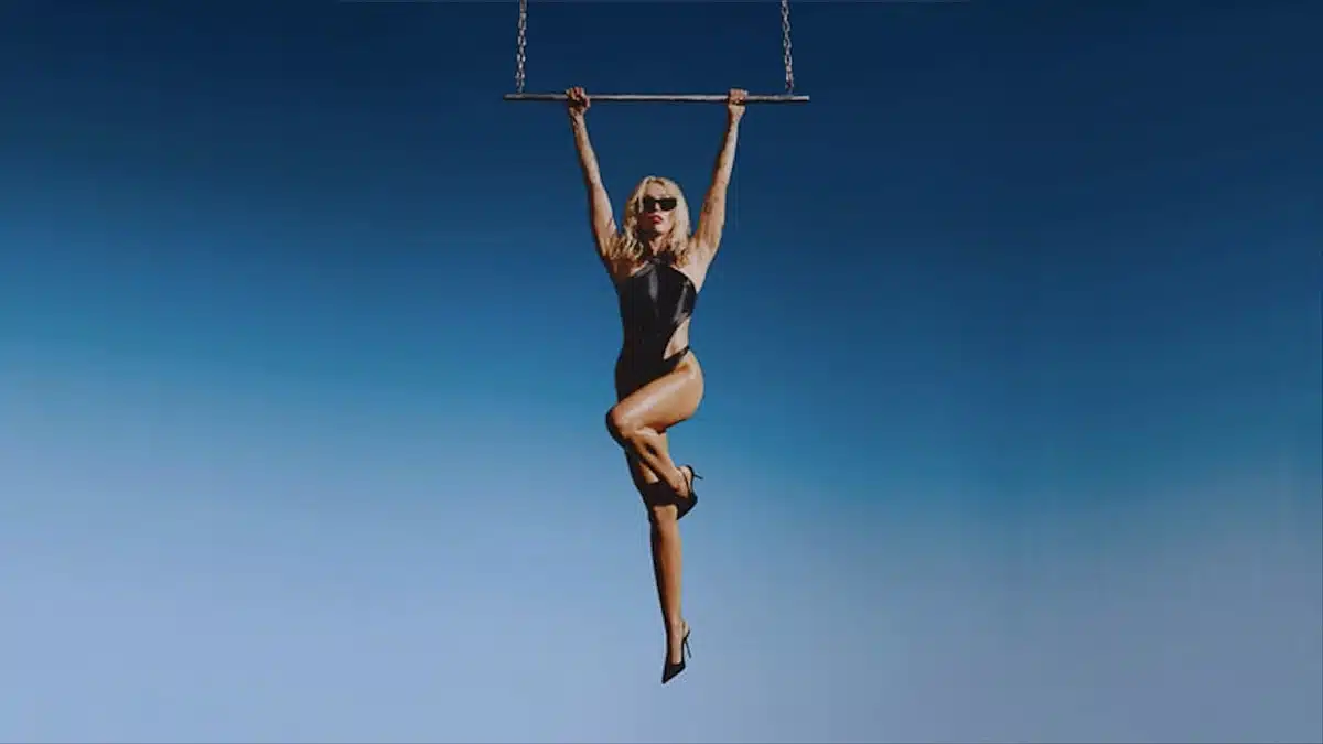 Miley Cyrus « Endless Summer Vacation »