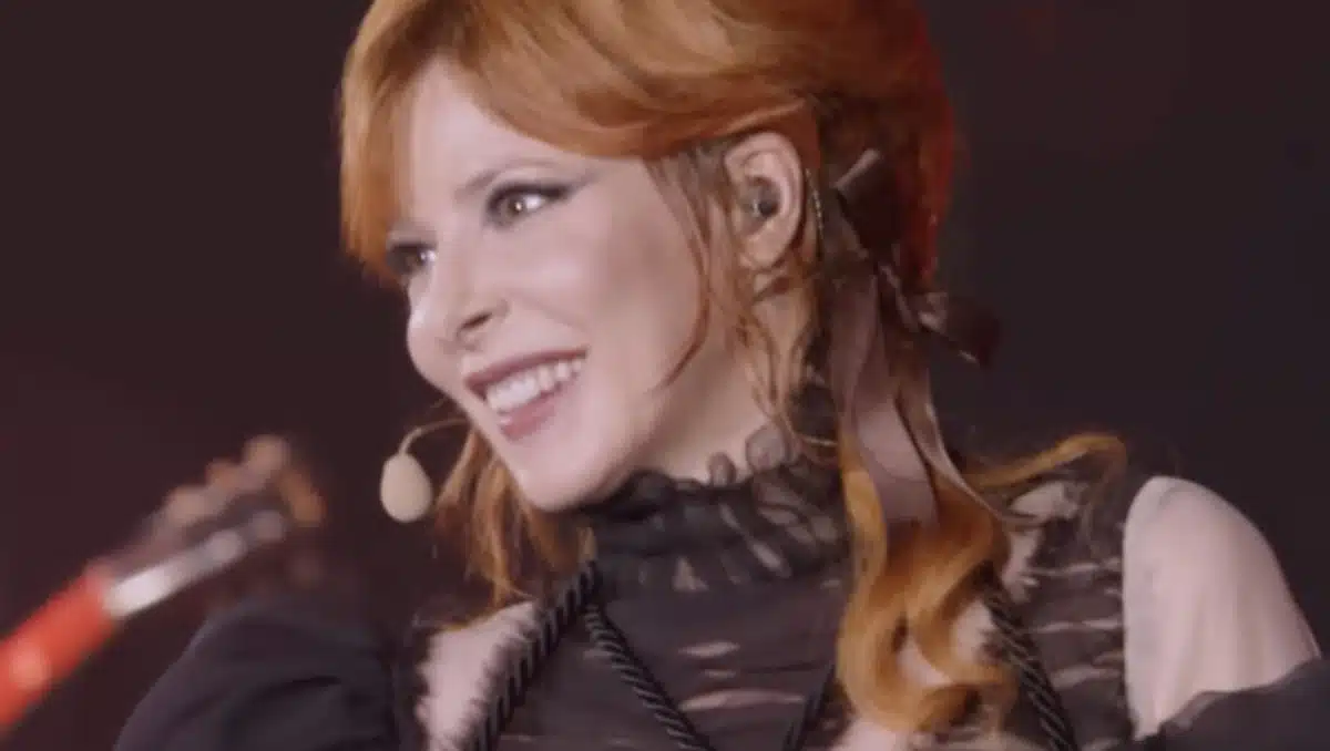 Mylène Farmer dévoile "Rallumer les étoiles"
