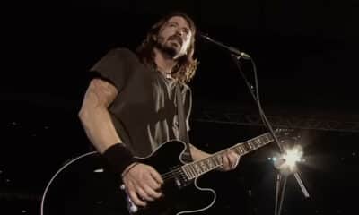 FOO FIGHTERS Caught In The Echo