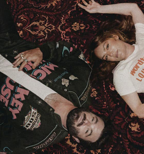 ANGUS & JULIA STONE Karaoke Bar