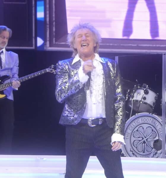 Rod Stewart utilise de l’oxygène sur scène