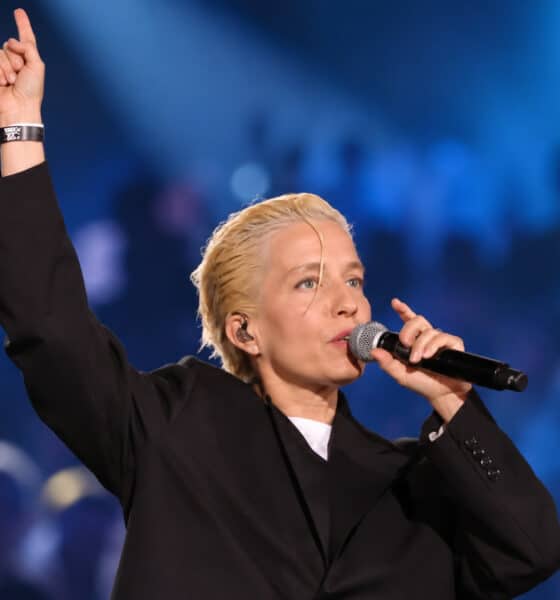 Jeanne Added Tournée 2027