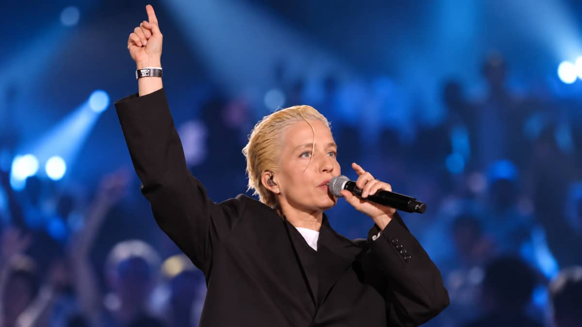 Jeanne Added Tournée 2027